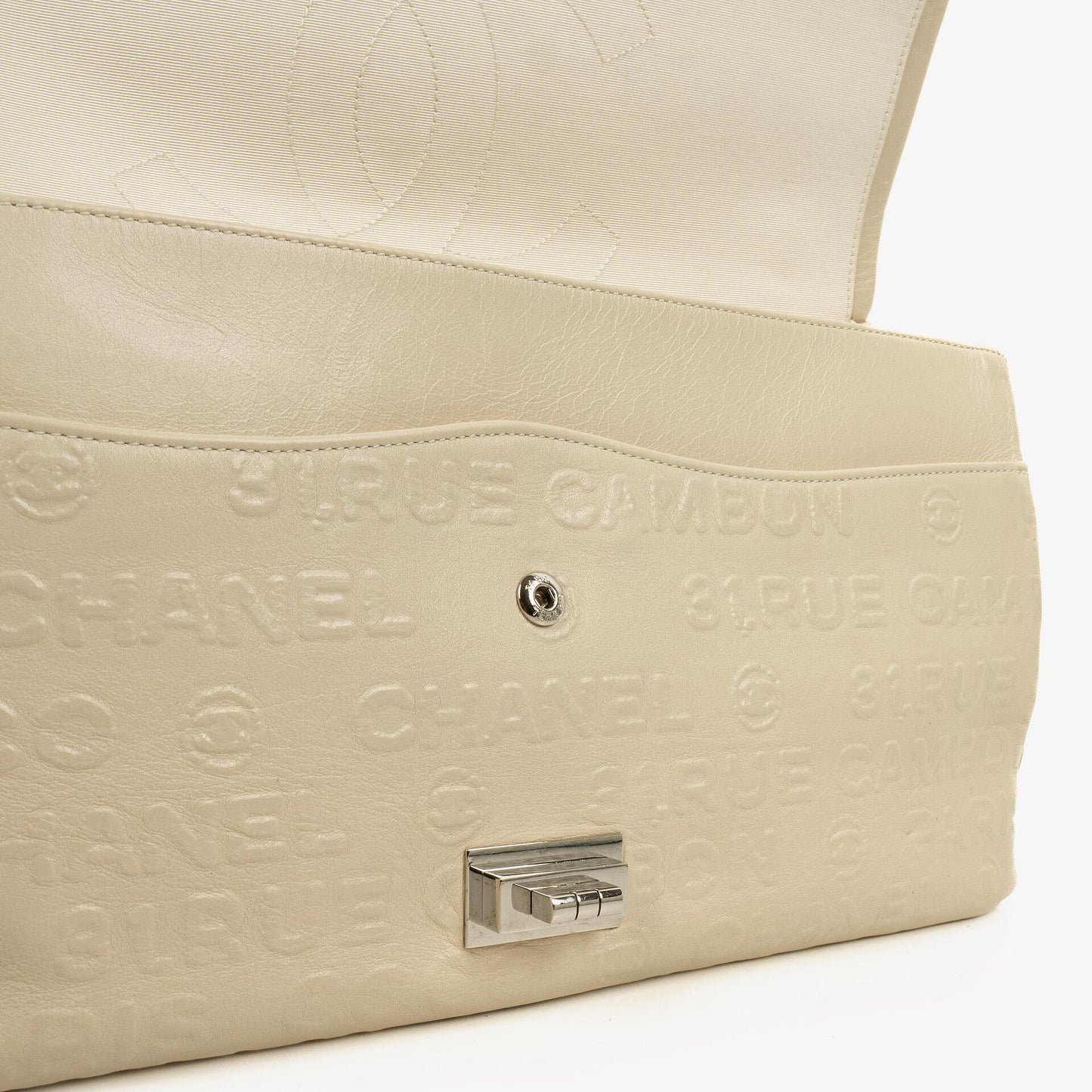 Chanel Unlimited Rue Cambon 2.55 Reissue 228 Flap Tasche aus neutralem Kalbsleder