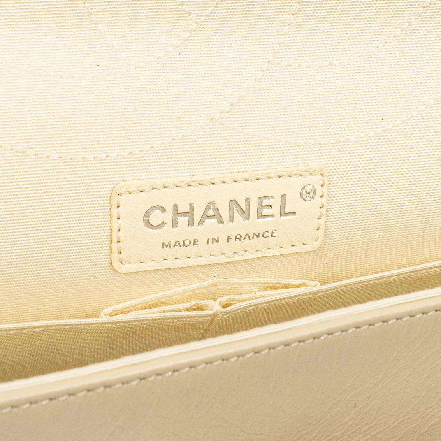 Chanel Unlimited Rue Cambon 2.55 Reissue 228 Flap Tasche aus neutralem Kalbsleder