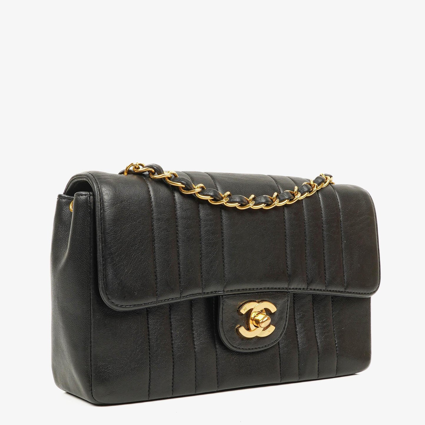 Chanel Vertical Medium Flap Bag aus schwarzem gestepptem Lammleder mit 24K vergoldeten Beschlägen