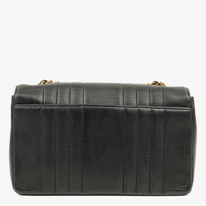 Chanel Vertical Medium Flap Bag aus schwarzem gestepptem Lammleder mit 24K vergoldeten Beschlägen