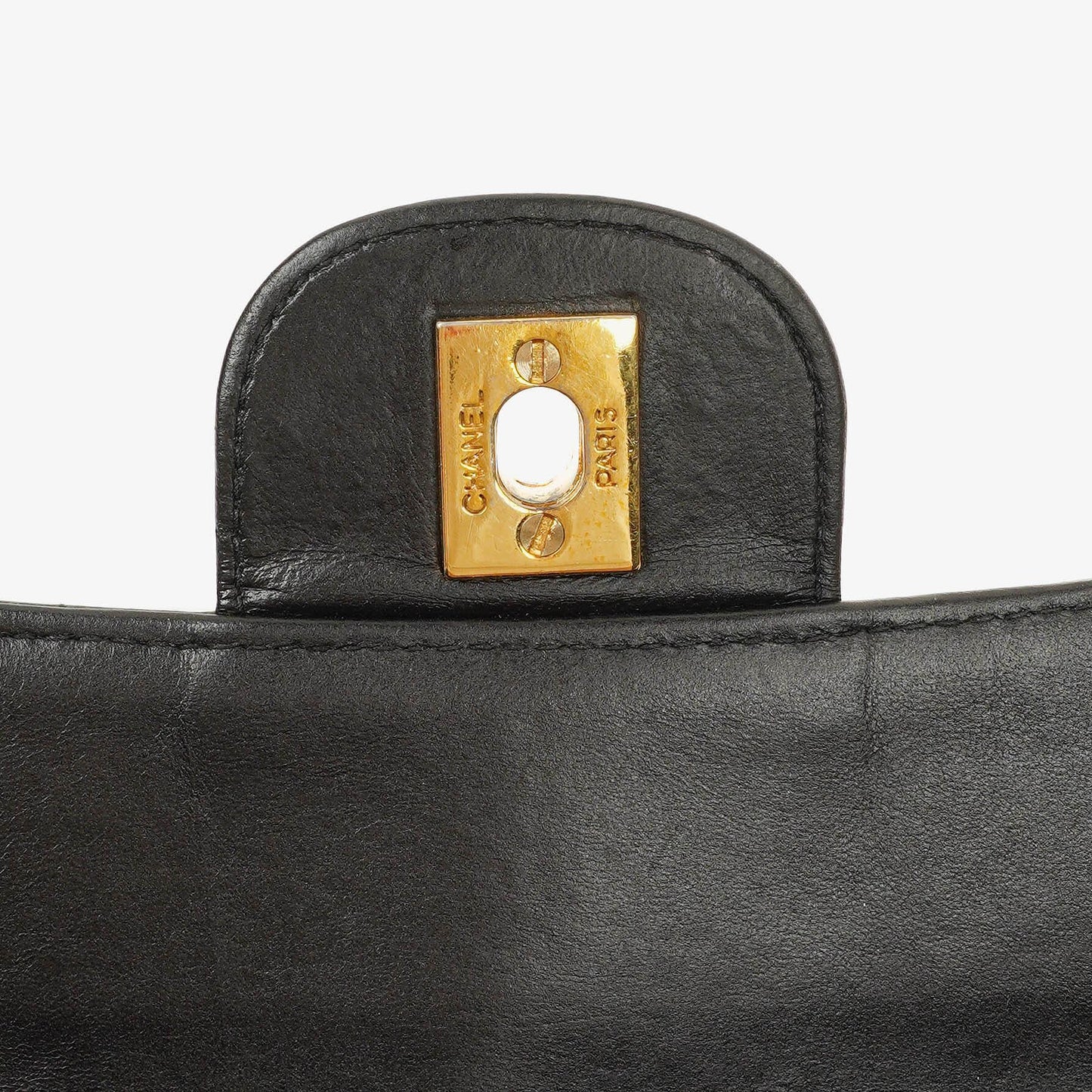 Chanel Vertical Medium Flap Bag aus schwarzem gestepptem Lammleder mit 24K vergoldeten Beschlägen
