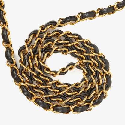 Chanel Vertical Medium Flap Bag aus schwarzem gestepptem Lammleder mit 24K vergoldeten Beschlägen