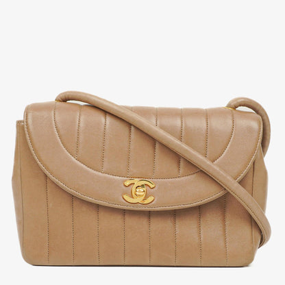 Chanel Diana Single Flap Tasche aus vertikal gestepptem Lammleder mit 24K vergoldeter Hardware