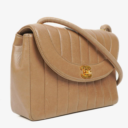 Chanel Diana Single Flap Tasche aus vertikal gestepptem Lammleder mit 24K vergoldeter Hardware
