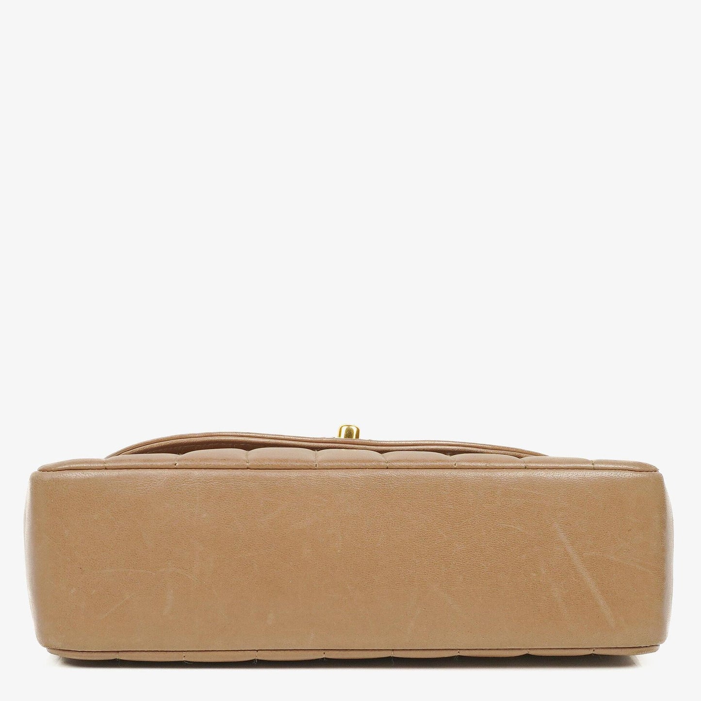 Chanel Diana Single Flap Tasche aus vertikal gestepptem Lammleder mit 24K vergoldeter Hardware