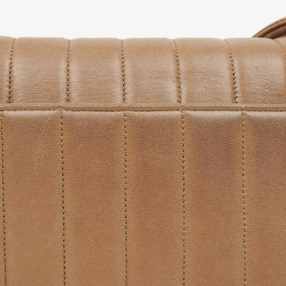 Chanel Diana Single Flap Tasche aus vertikal gestepptem Lammleder mit 24K vergoldeter Hardware