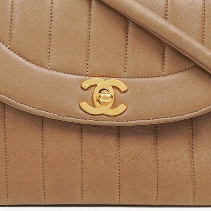 Chanel Diana Single Flap Tasche aus vertikal gestepptem Lammleder mit 24K vergoldeter Hardware