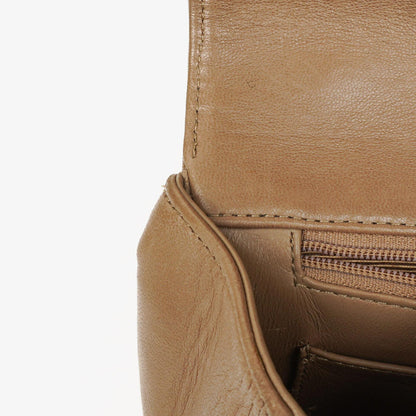 Chanel Diana Single Flap Tasche aus vertikal gestepptem Lammleder mit 24K vergoldeter Hardware