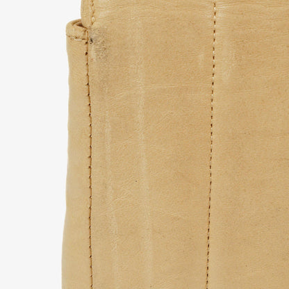 Chanel Vintage Flap Bag aus beige Lammleder mit vertikaler Steppung