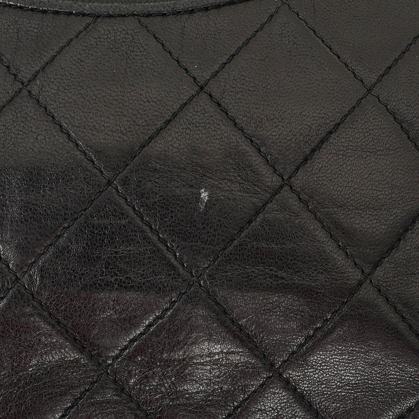 Chanel Vintage Camera Bag mit Quaste und CC-Fronttasche aus schwarzem gestepptem Lammleder