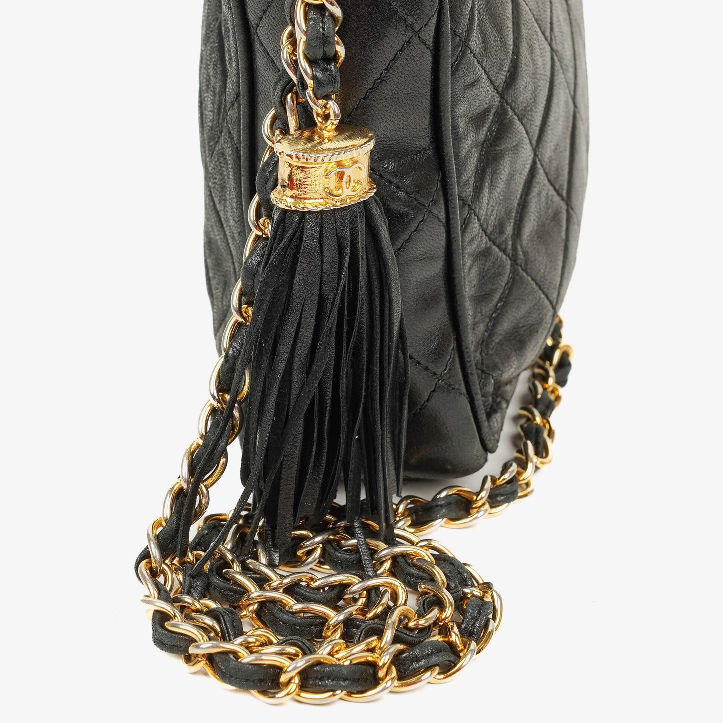 Chanel Vintage Camera Bag mit Quaste und CC-Fronttasche aus schwarzem gestepptem Lammleder