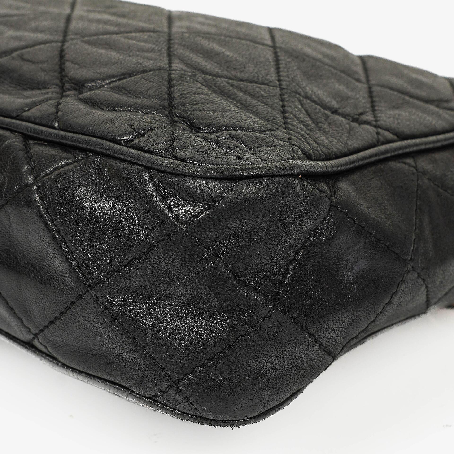 Chanel Vintage Kamera Quaste Tasche CC Front Pocket Schwarze Gequiltete Lammleder