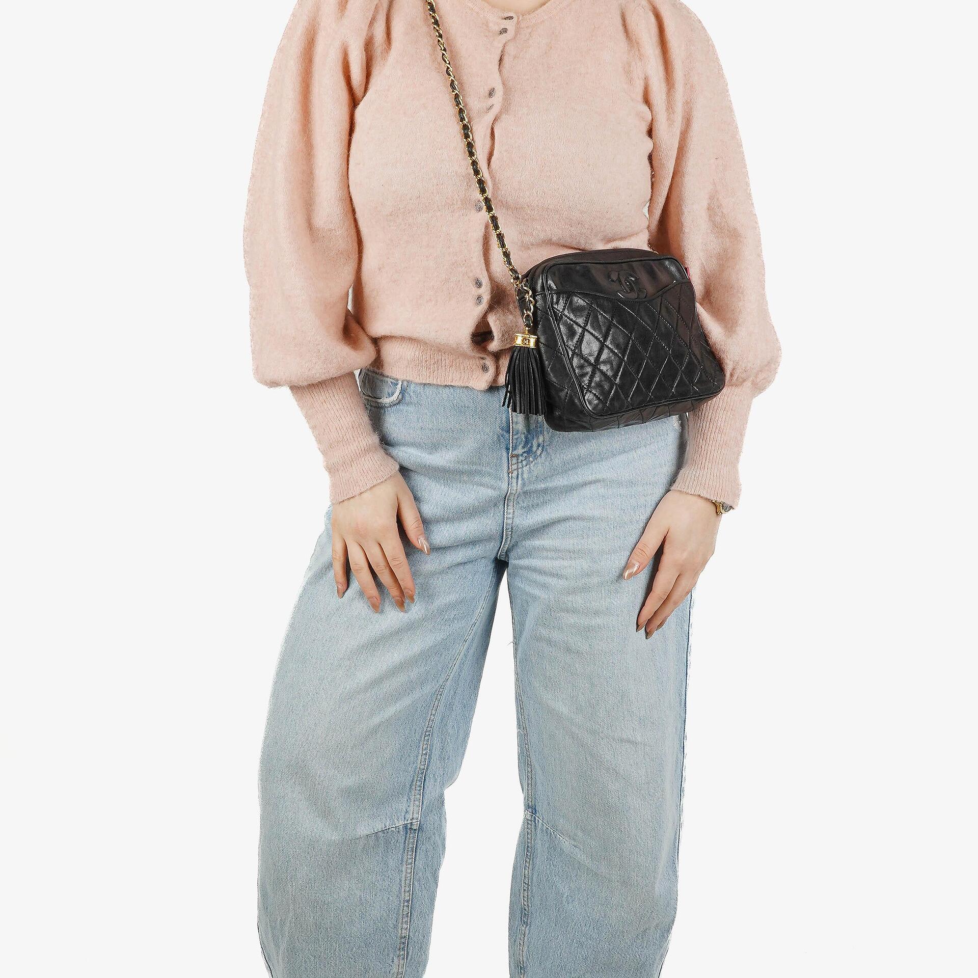 Chanel Vintage Kamera Quaste Tasche CC Front Pocket Schwarze Gequiltete Lammleder