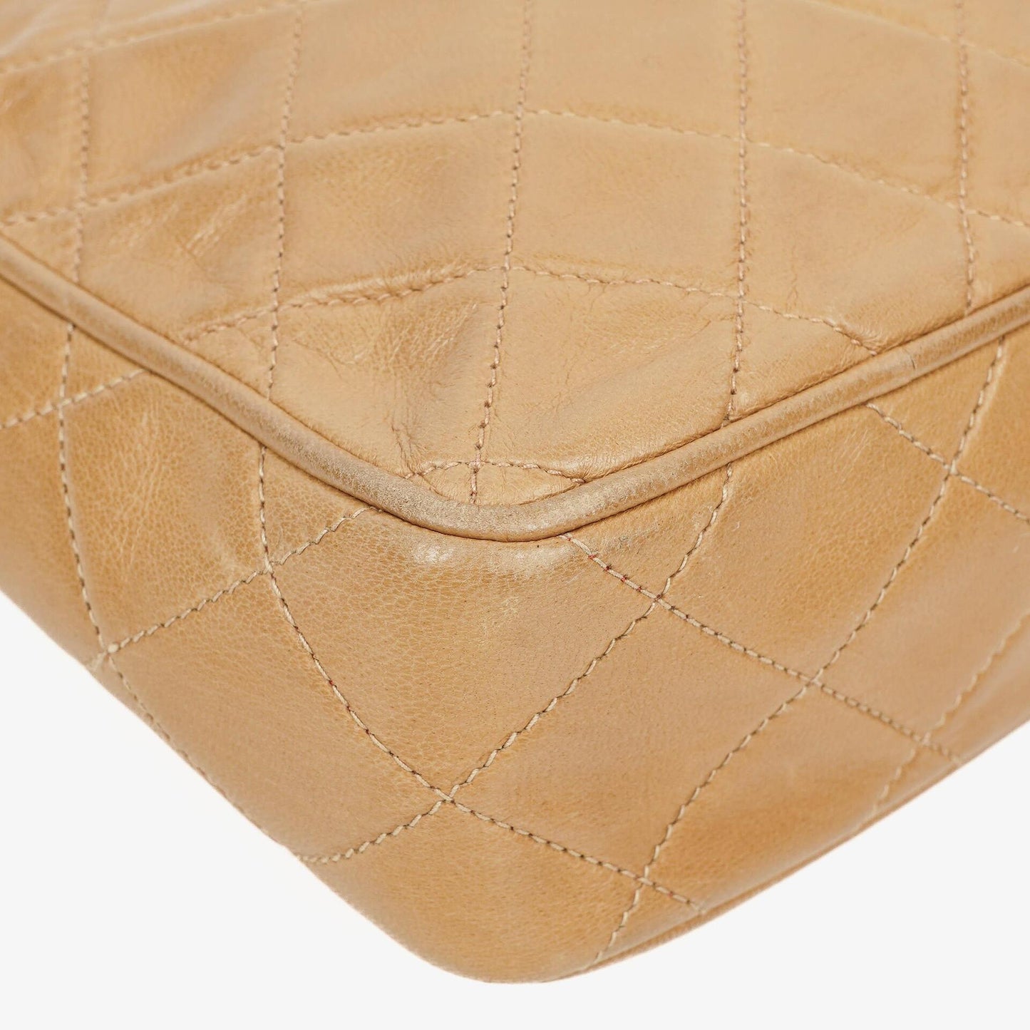 Chanel Vintage Camera Tassel Tasche aus beigem gestepptem Lammleder