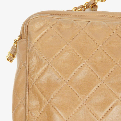 Chanel Vintage Camera Tassel Tasche aus beigem gestepptem Lammleder