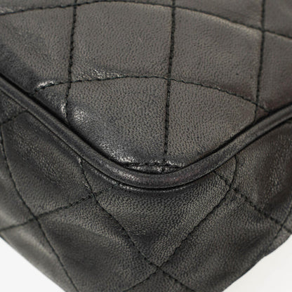 Chanel Vintage Camera Tasche aus schwarzem gestepptem Lammleder mit Quaste