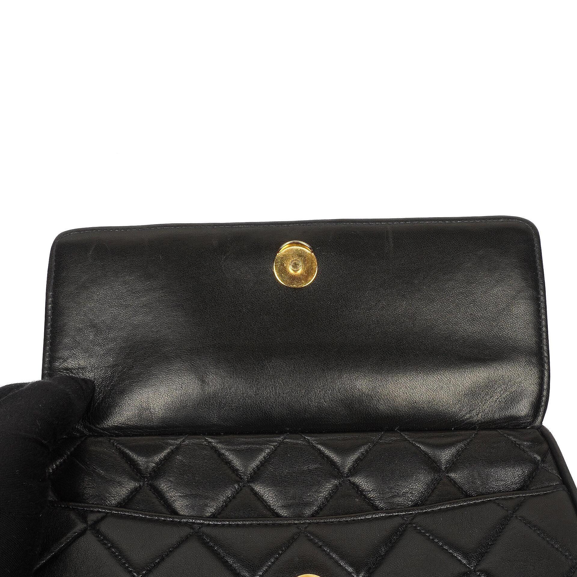 Chanel Vintage Camera Tassel CC Flap Pocket Tasche aus schwarzem gestepptem Lammleder mit Goldbeschlägen