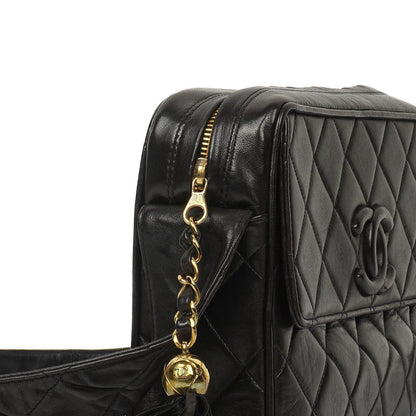 Chanel Vintage Camera Tassel CC Flap Pocket Tasche aus schwarzem gestepptem Lammleder mit Goldbeschlägen