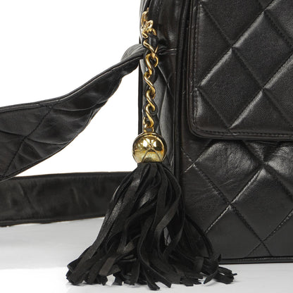 Chanel Vintage Camera Tassel CC Flap Pocket Tasche aus schwarzem gestepptem Lammleder mit Goldbeschlägen