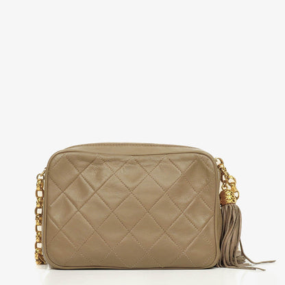 Chanel Vintage CC Camera Tassel Bag aus beigem gestepptem Lammleder