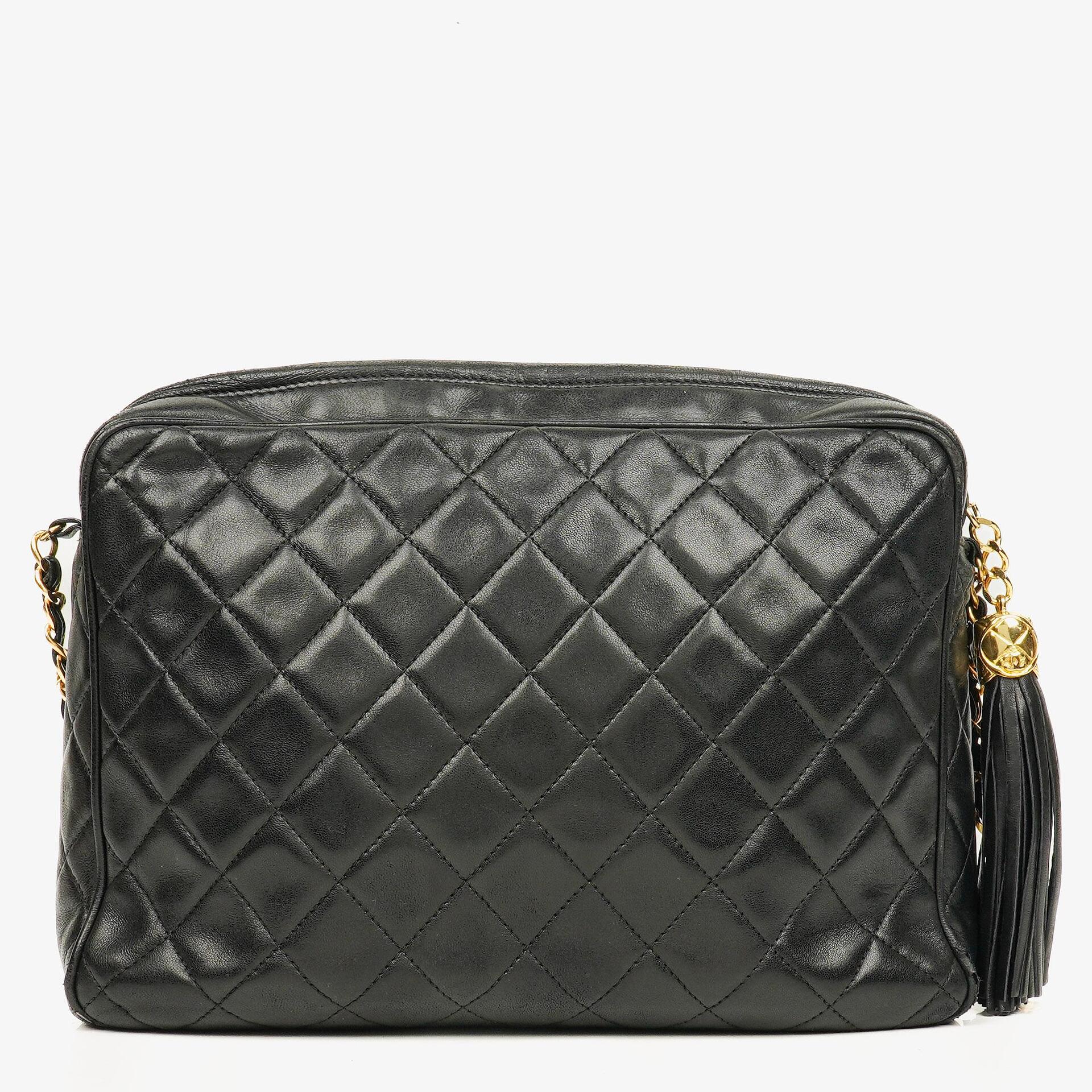 Chanel Vintage CC Camera Tasche aus schwarzem gestepptem Lammleder mit Quaste