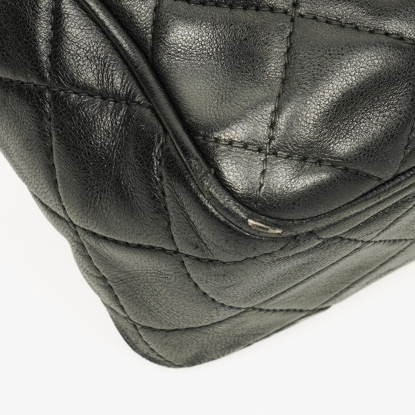 Chanel Vintage CC Camera Tasche aus schwarzem gestepptem Lammleder mit Quaste