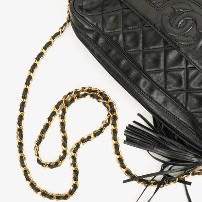 Chanel Vintage CC Camera Tasche aus schwarzem gestepptem Lammleder mit Quaste