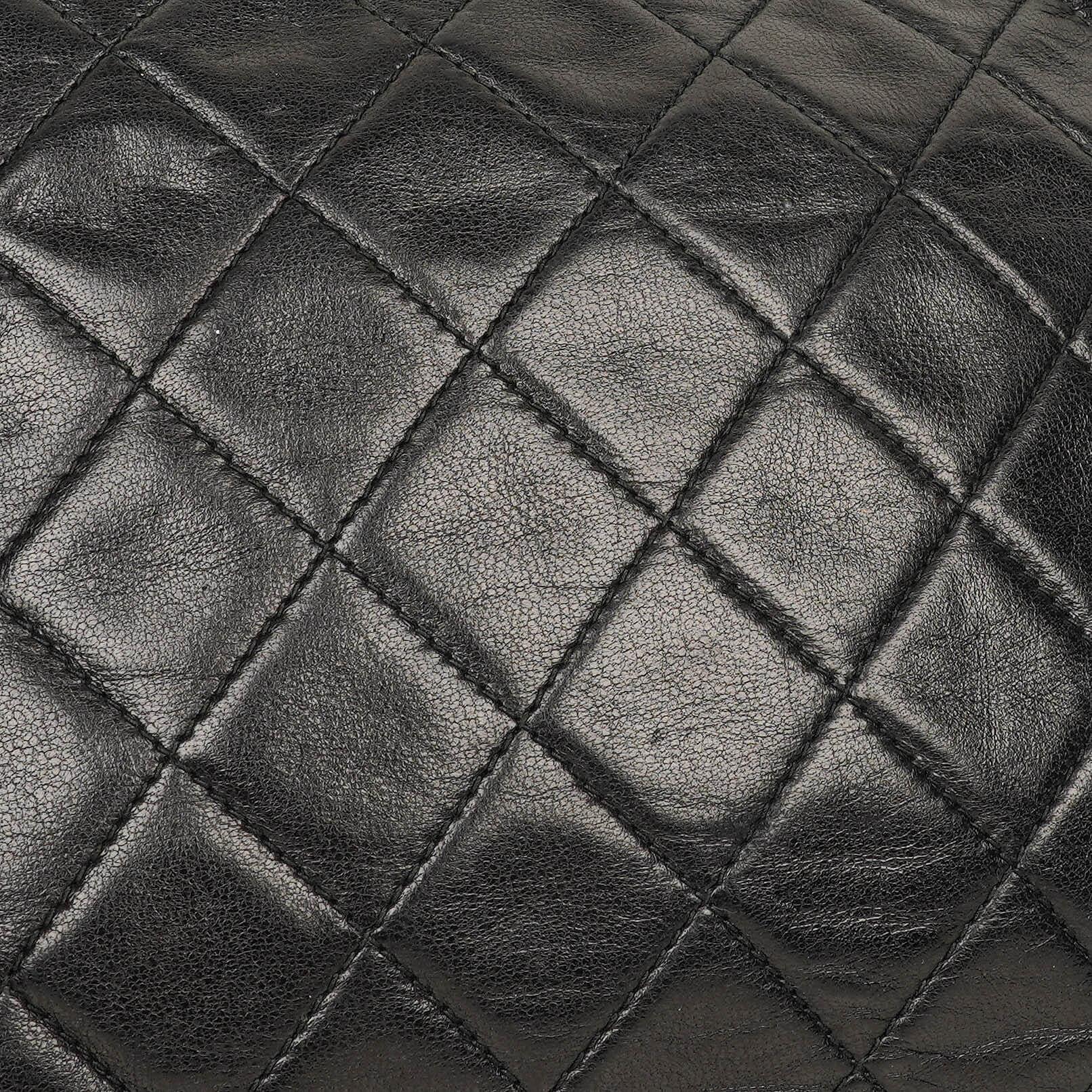 Chanel Vintage CC Camera Tassel Bag aus schwarzem gestepptem Lammleder