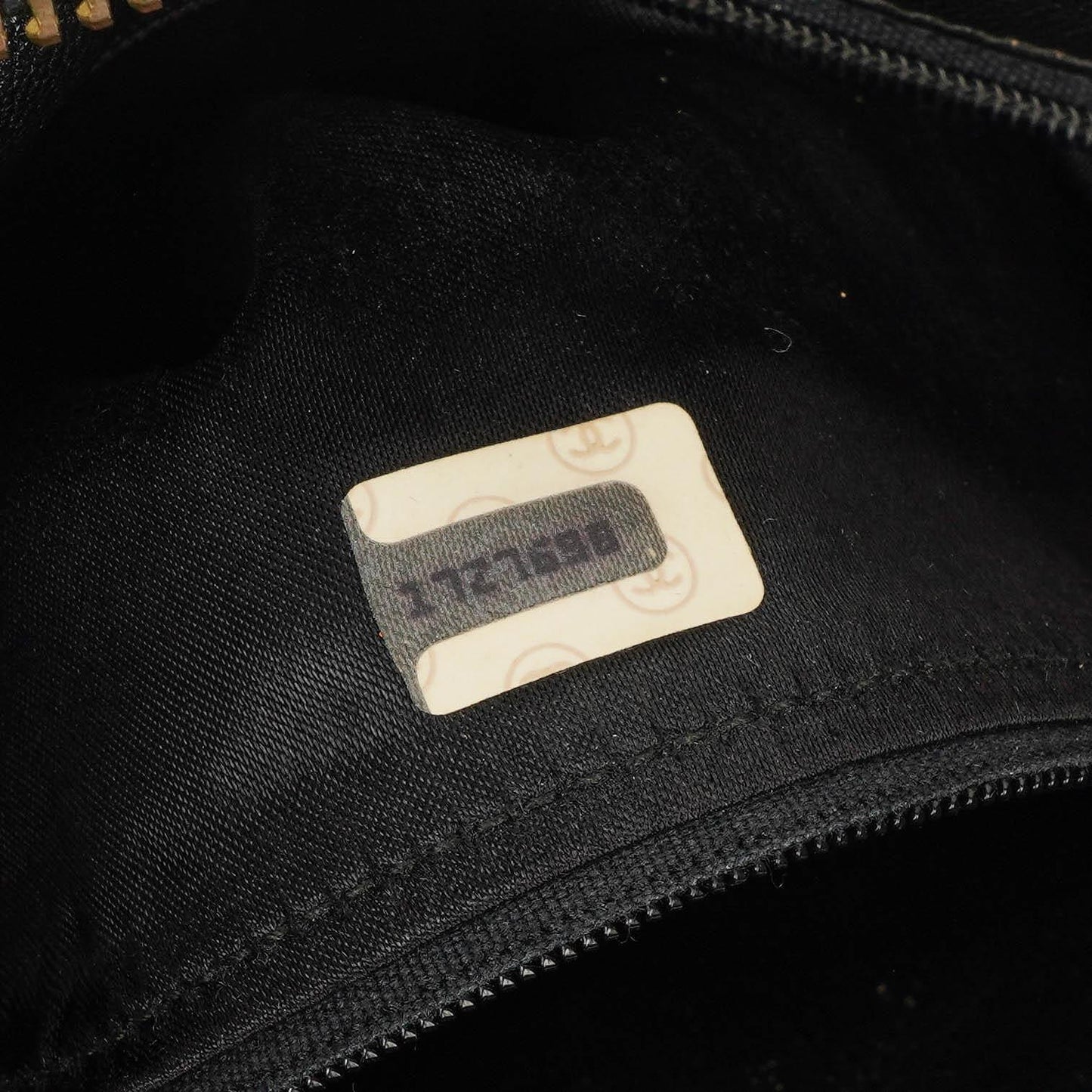 Chanel Vintage CC Camera Tassel Bag aus schwarzem gestepptem Lammleder