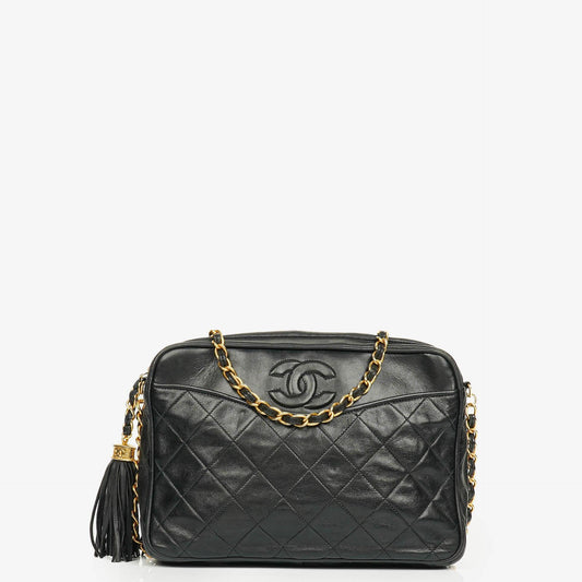 Chanel Vintage CC Camera Bag aus schwarzem gestepptem Lammleder mit Quaste