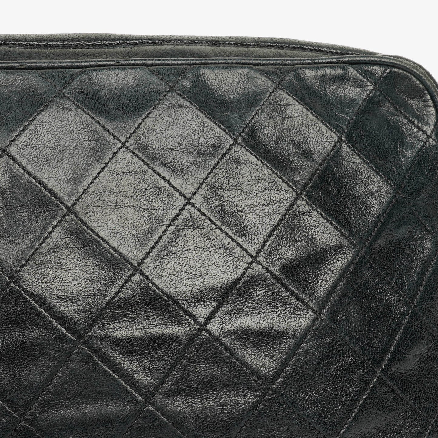 Chanel Vintage CC Camera Tasche aus schwarzem gestepptem Lammleder mit Quaste