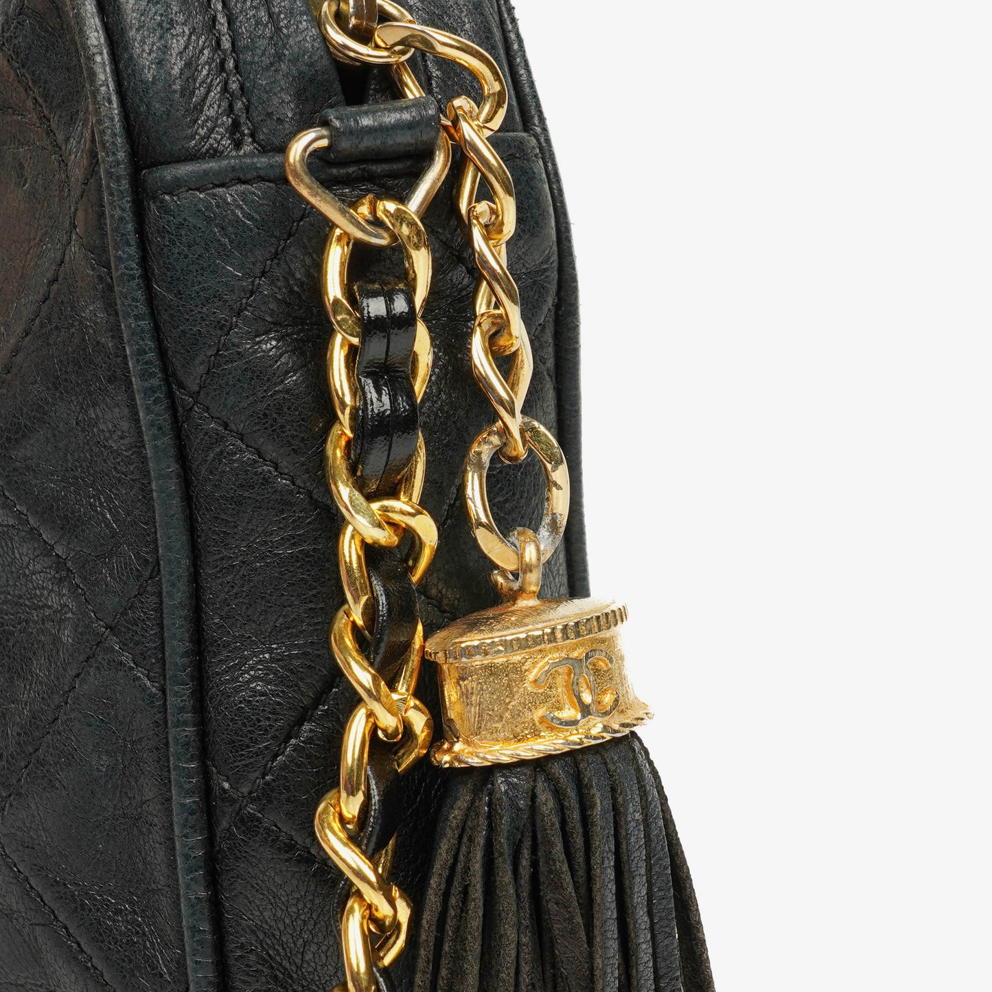 Chanel Vintage CC Camera Tasche aus schwarzem gestepptem Lammleder mit Quaste
