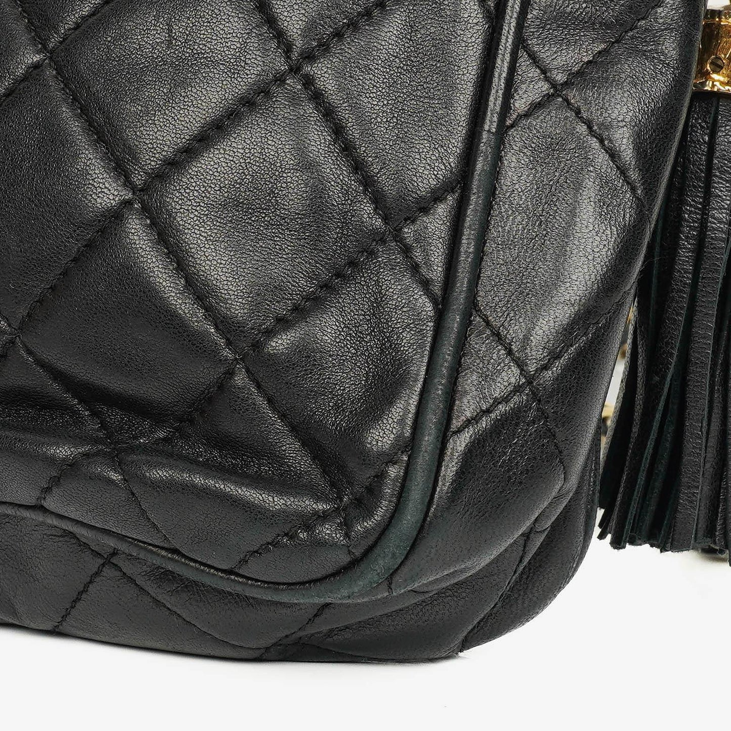 Chanel Vintage CC Camera Tassel Tasche aus schwarzem gestepptem Lammleder