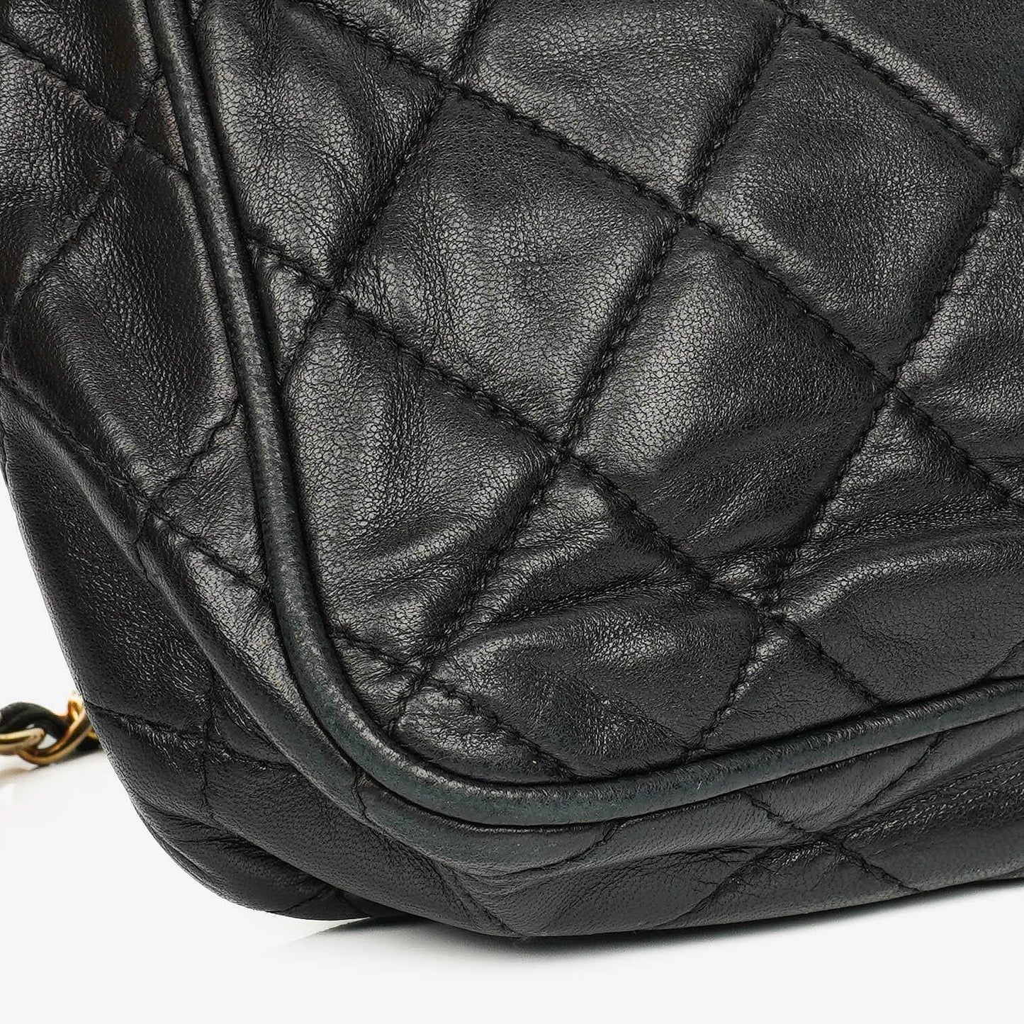 Chanel Vintage CC Camera Tassel Tasche aus schwarzem gestepptem Lammleder
