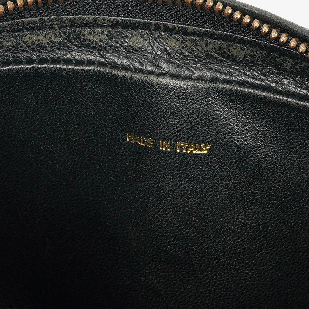 Chanel Vintage CC Kamera-Tasche aus schwarzem gestepptem Lammleder mit Quaste