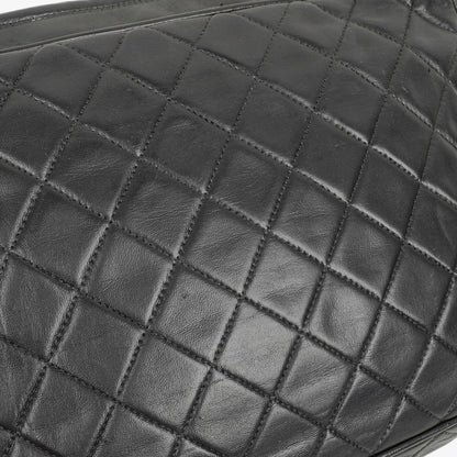 Chanel Vintage CC Große Camera Tassel Tasche aus schwarzem gestepptem Lammleder