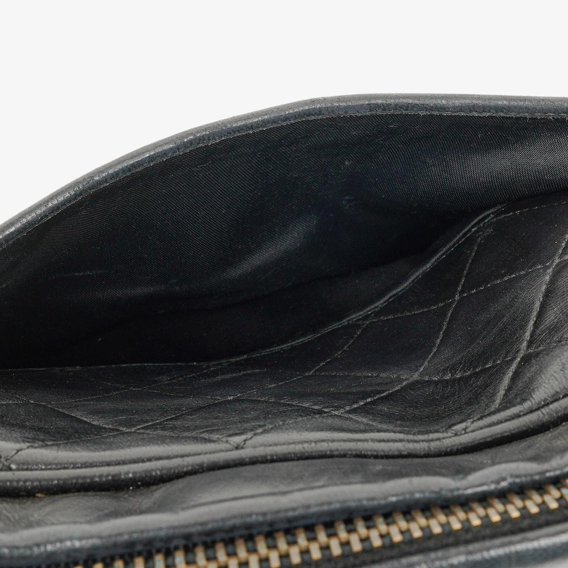 Chanel Vintage CC Große Camera Tassel Tasche aus schwarzem gestepptem Lammleder