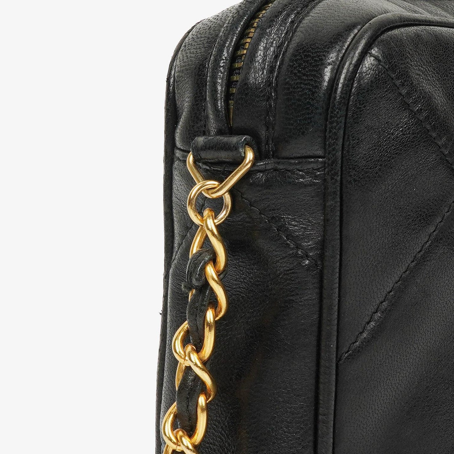 Chanel Vintage CC Camera Schultertasche Medium aus schwarzem gestepptem Lammleder mit Quaste