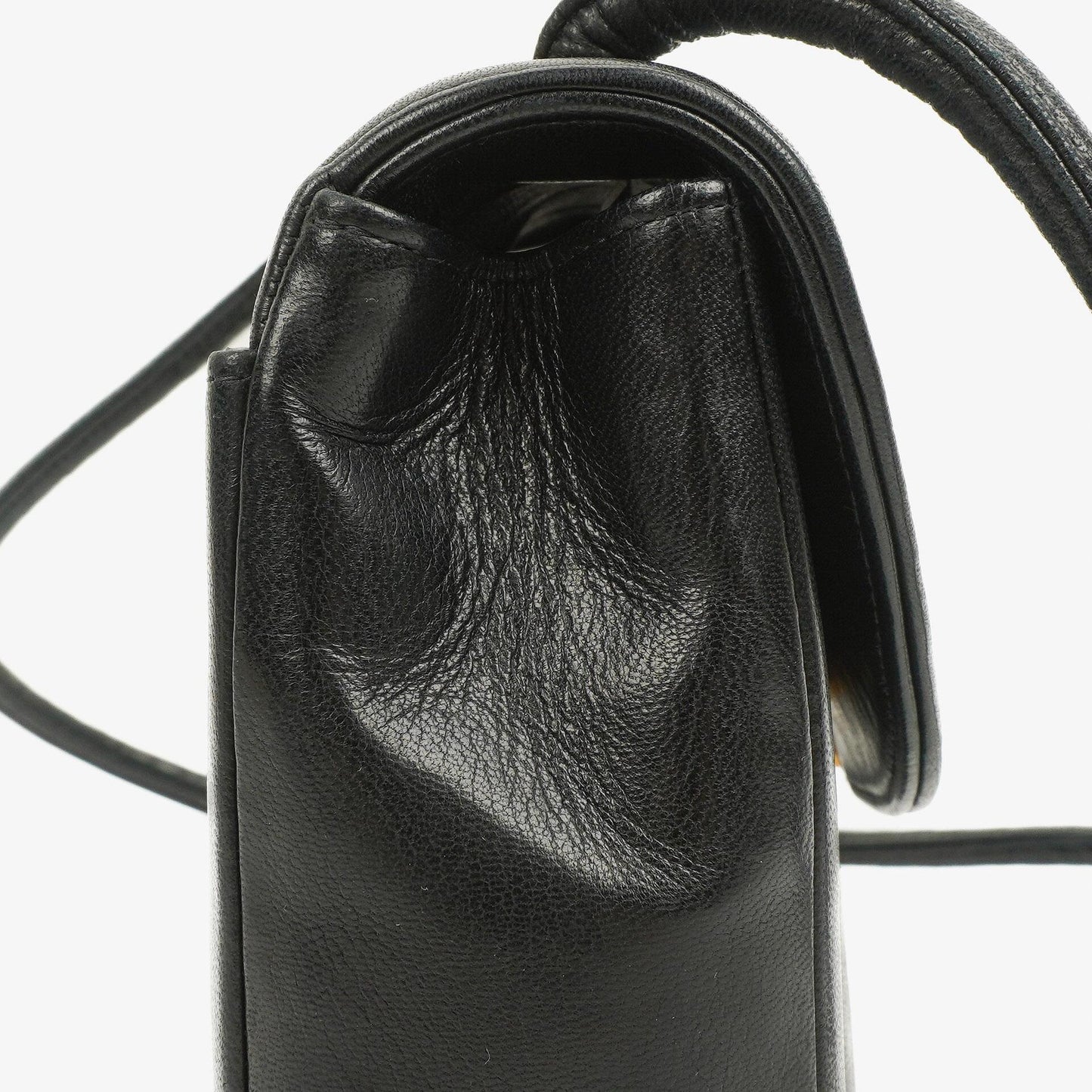 Chanel Diana vertikale Single Flap Tasche aus schwarzem gestepptem Lammleder mit 24K vergoldeter Hardware