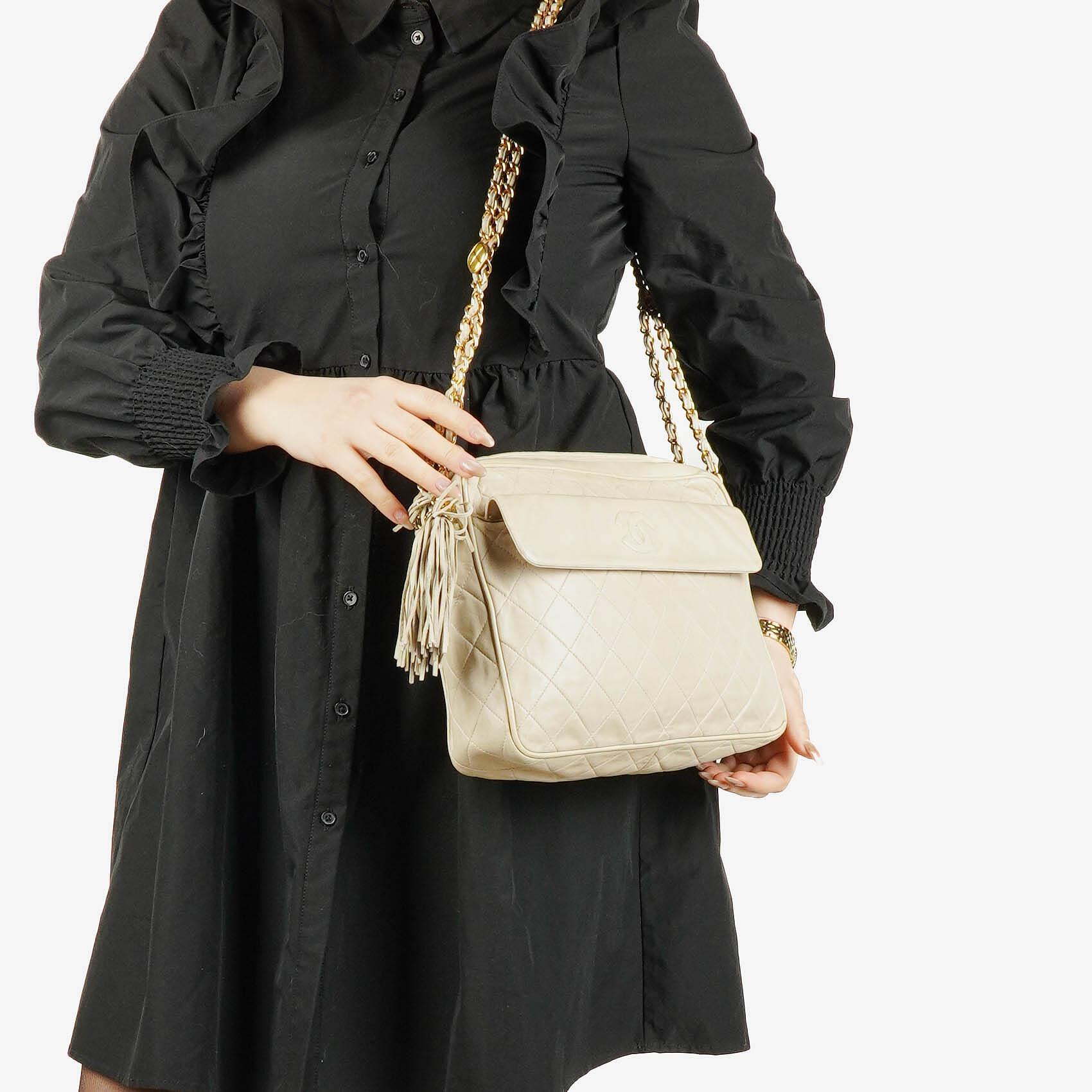Chanel Vintage CC Camera Tasche aus gestepptem Lammleder mit Quaste