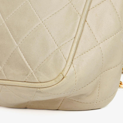 Chanel Vintage CC Camera Tasche aus gestepptem Lammleder mit Quaste