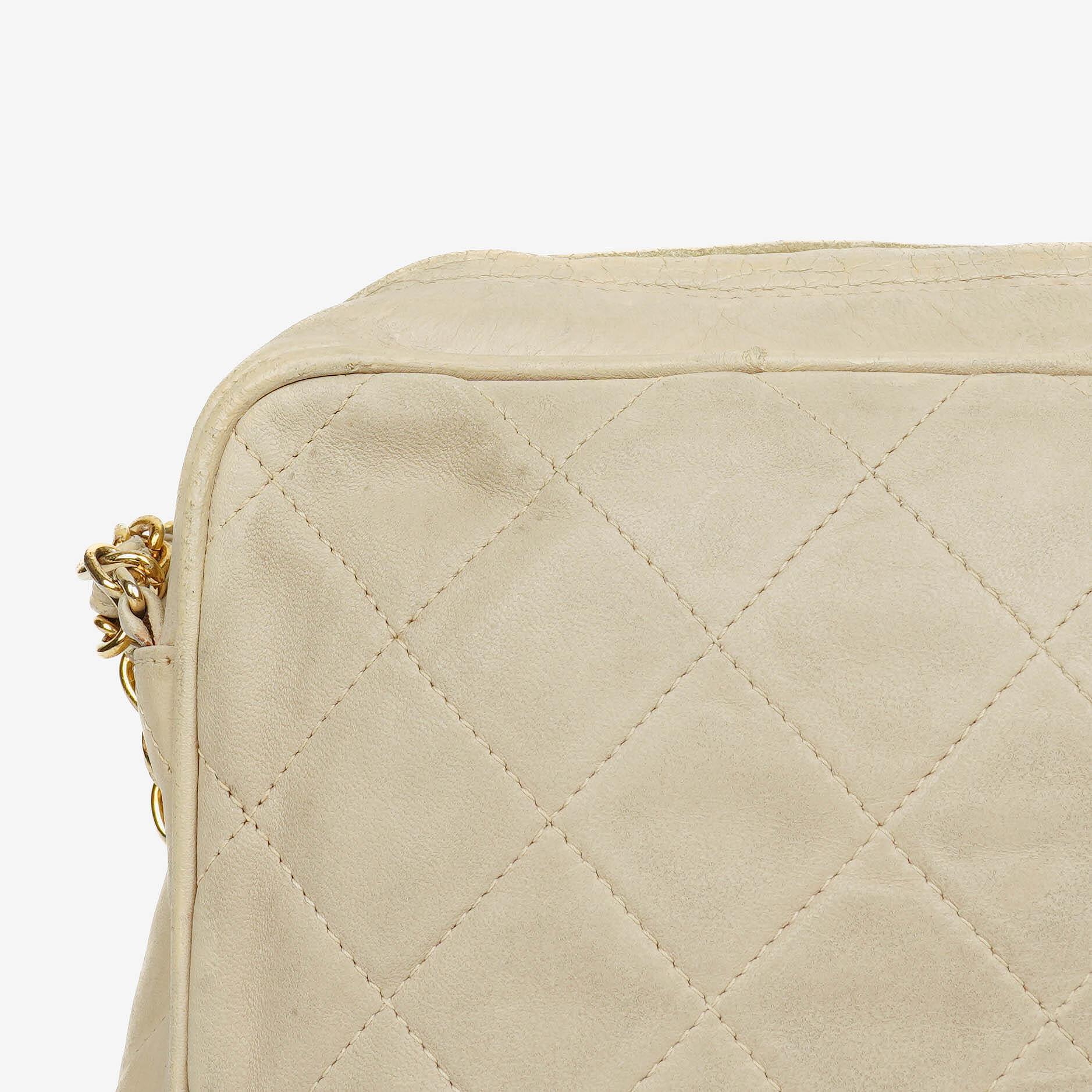 Chanel Vintage CC Camera Tasche aus gestepptem Lammleder mit Quaste