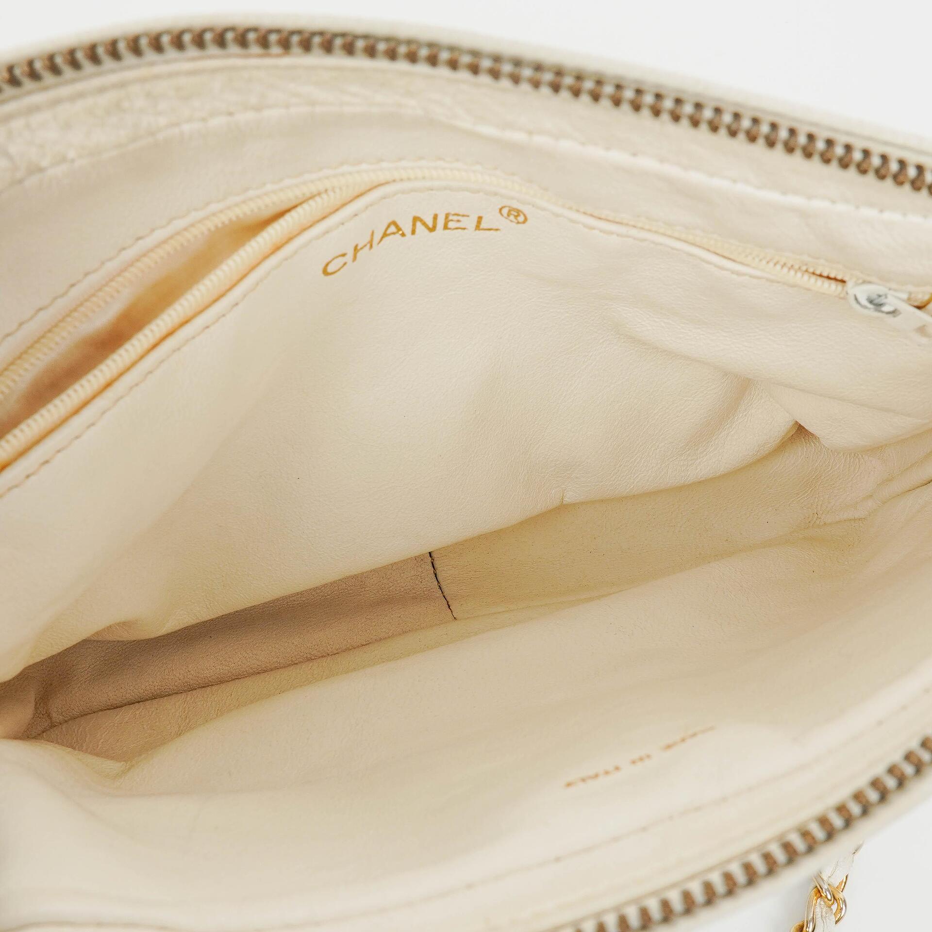 Chanel Vintage CC Camera Tassel Tasche aus gestepptem Lammleder
