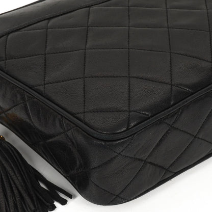 Chanel Vintage CC Tassel Kamera Tasche Schwarz gestepptes Lammleder mit Goldbeschlägen