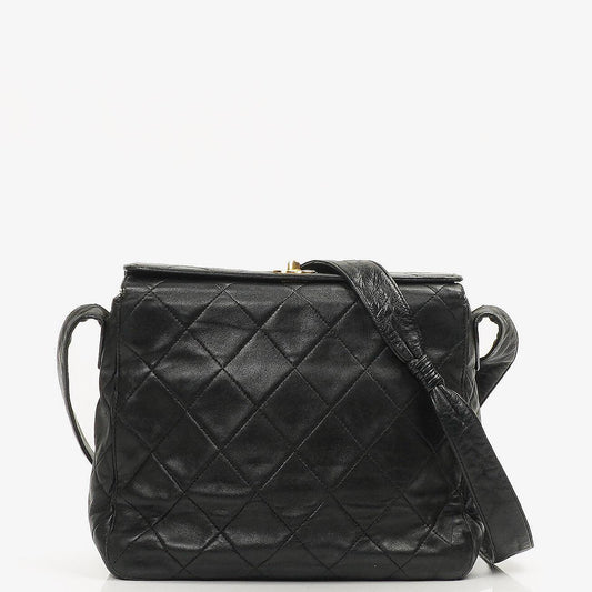 Chanel Vintage CC Drehverschluss Box Tasche Schwarz Gepolstertes Lammleder 24K vergoldete Hardware