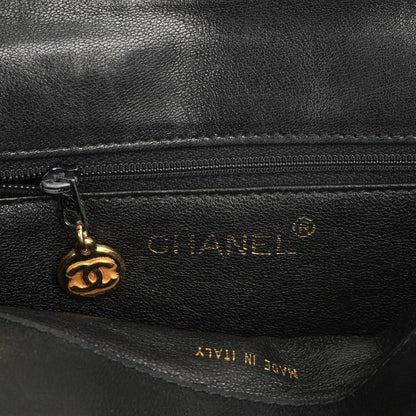 Chanel Vintage CC Drehverschluss Box Tasche Schwarz Gepolstertes Lammleder 24K vergoldete Hardware