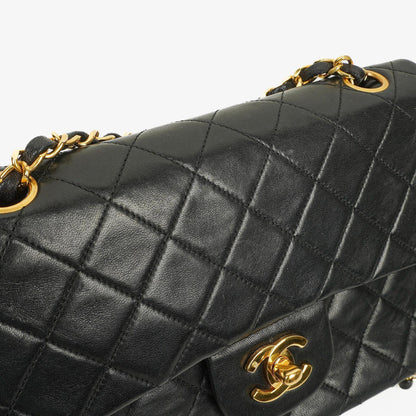 Chanel Vintage Classic Double Flap Tasche aus schwarzem gestepptem Lammleder mit 24K vergoldeten Beschlägen