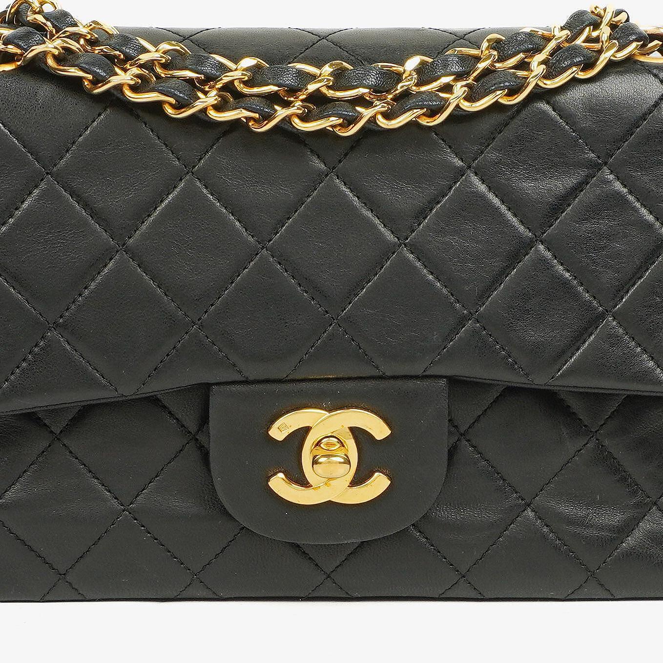Chanel Vintage Classic Double Flap Tasche aus schwarzem gestepptem Lammleder mit 24K vergoldeten Beschlägen