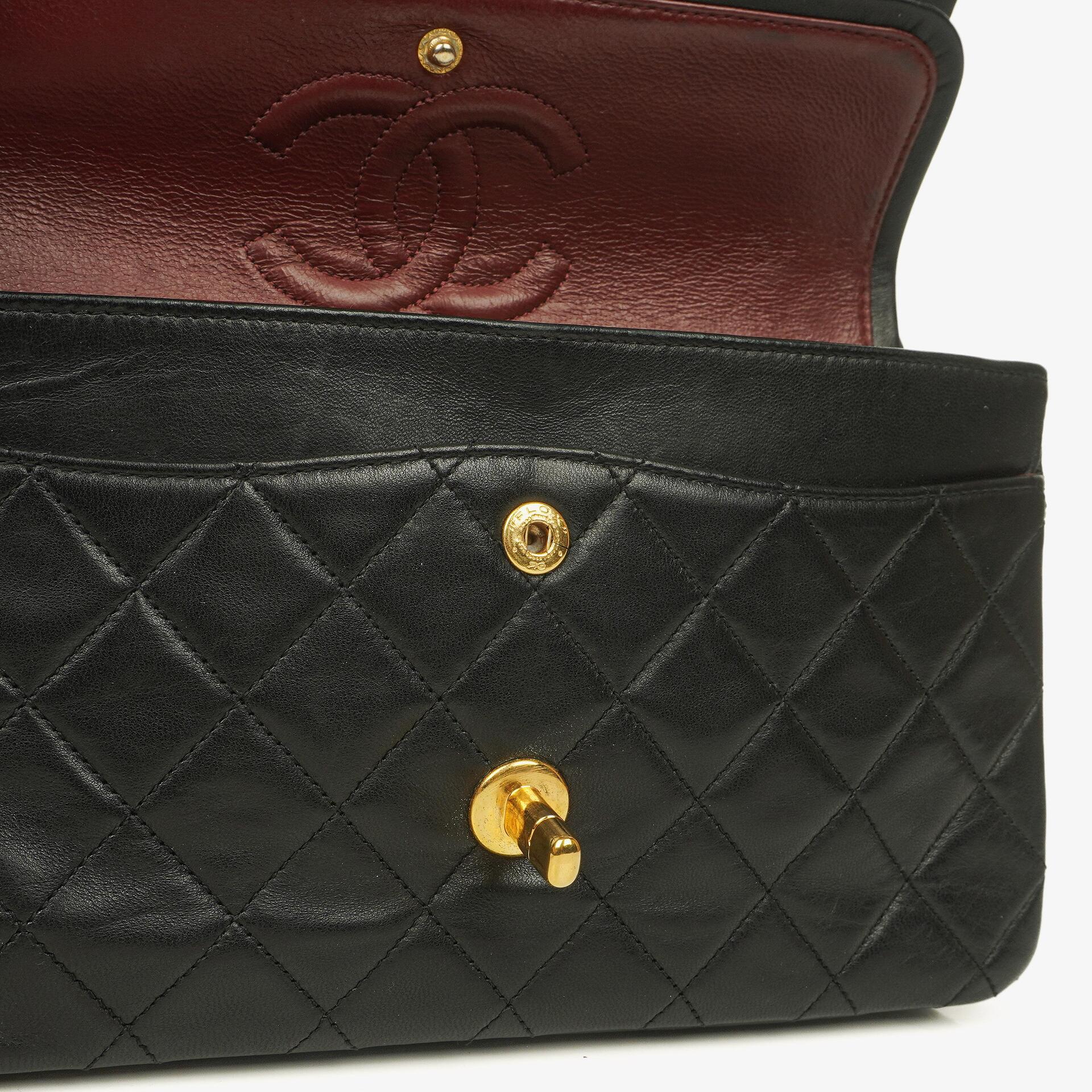 Chanel Vintage Classic Double Flap Tasche aus schwarzem gestepptem Lammleder mit 24K vergoldeten Beschlägen