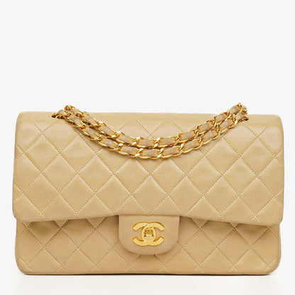 Chanel Vintage Klassische Doppelklappe Tasche aus gestepptem beigem Lammleder mit 24K vergoldeten Beschlägen